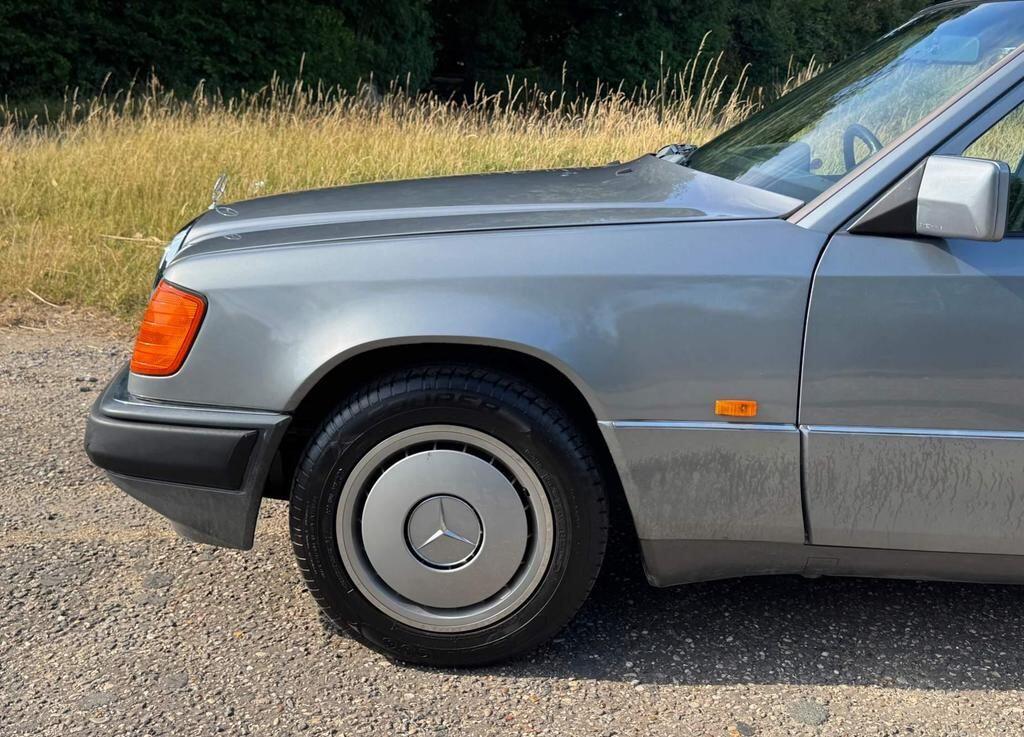 Used Mercedes-Benz 230 1990 for sale - 76059256: Photo 5