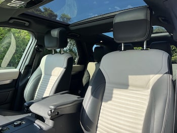 Used Land Rover Discovery 2023 for sale - 78600777: Photo