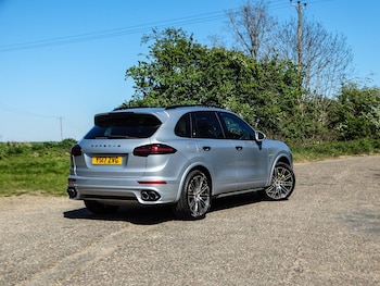 Used Porsche Cayenne 2017 for sale - 78375084: Photo