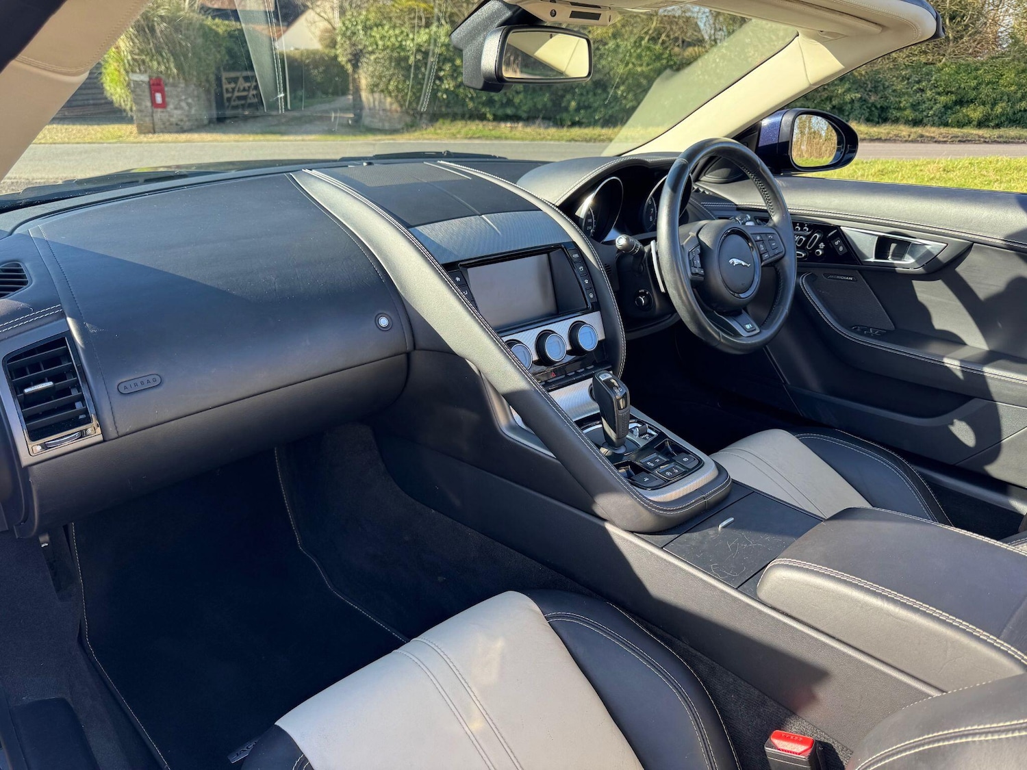 Used Jaguar F-Type for sale - 77737624: Photo 3