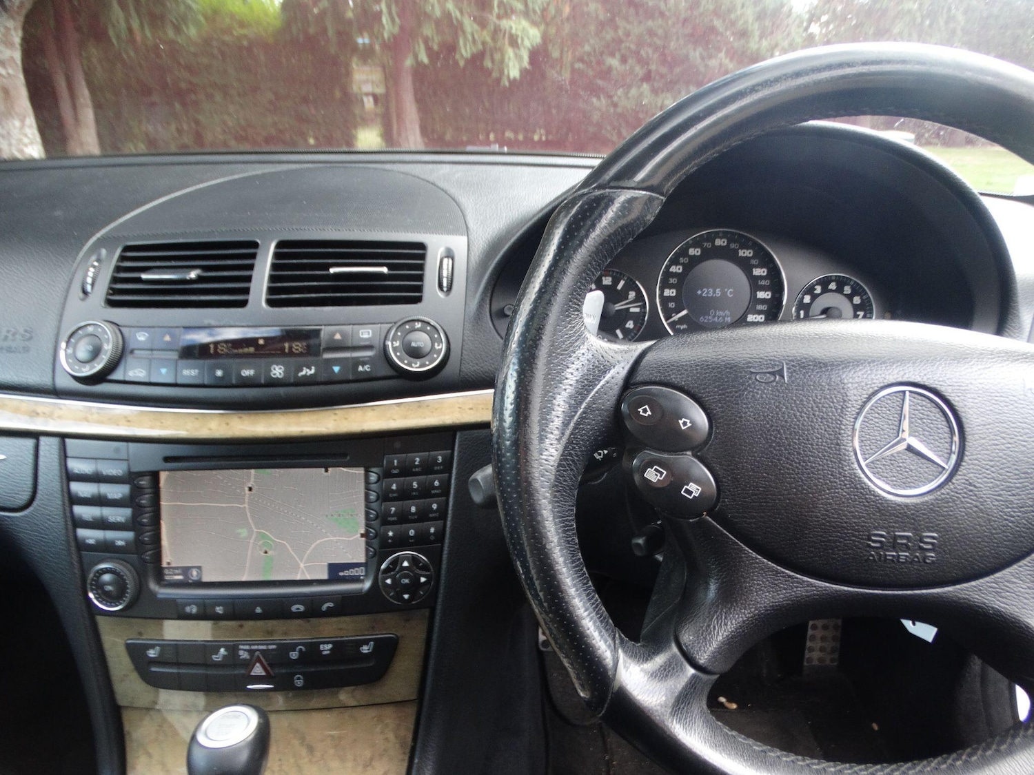Used Mercedes-Benz E Class for sale - 76989352: Photo 8