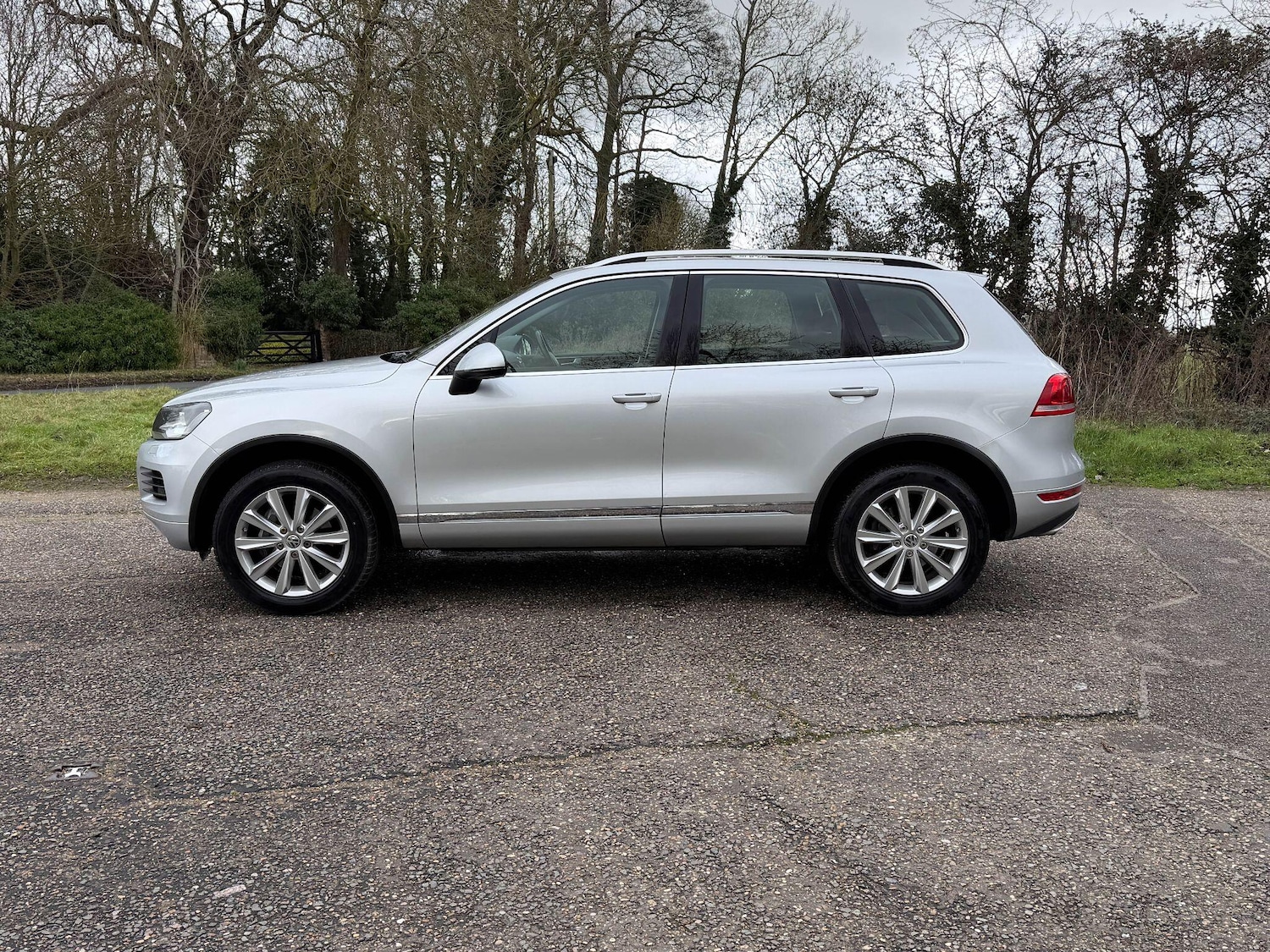 Used Volkswagen Touareg for sale - 77537677: Photo 2
