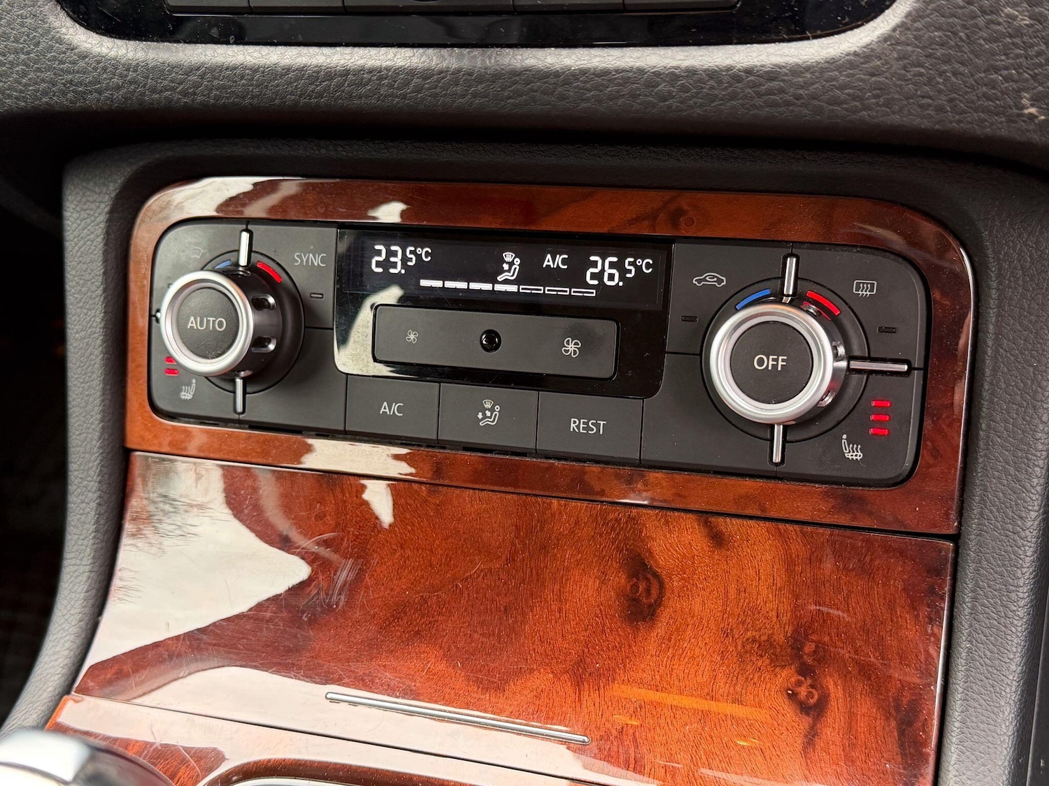 Used Volkswagen Touareg for sale - 77537677: Photo 24