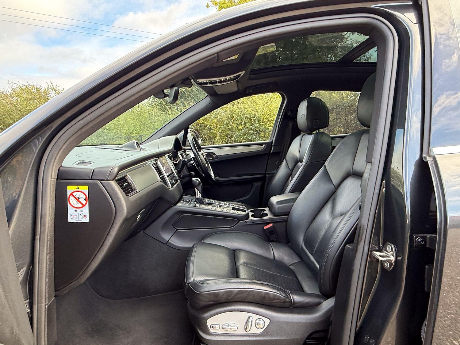 Used Porsche Macan for sale - 76167553: Photo 3