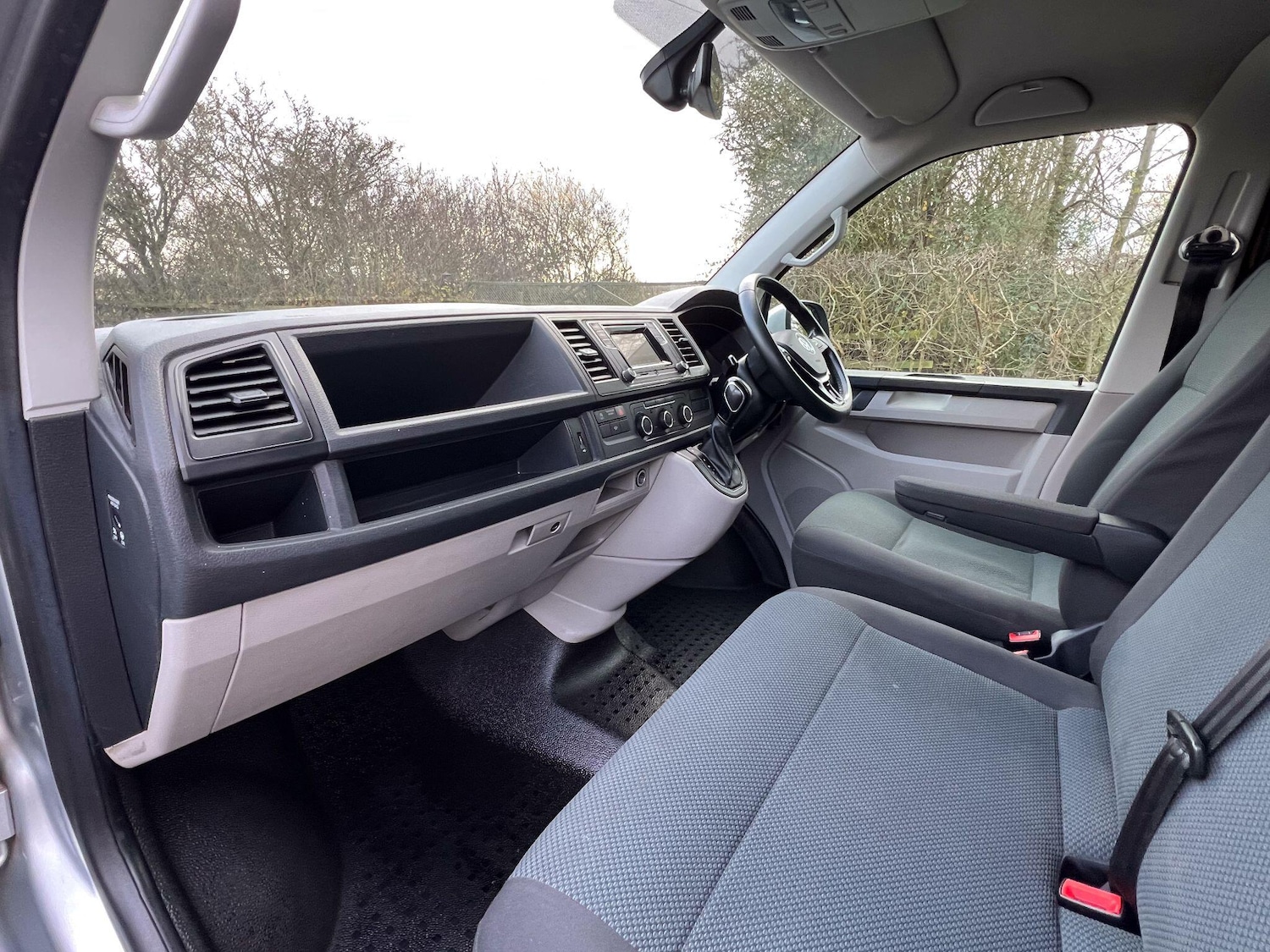 Used Volkswagen Transporter 2018 for sale - 76965378: Photo 12