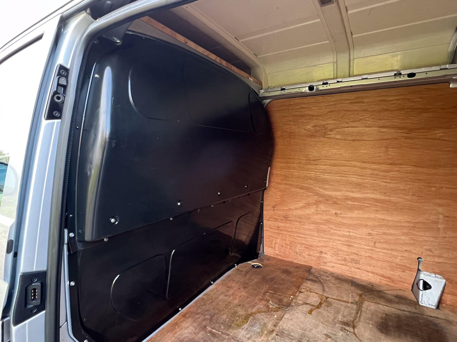 Used Volkswagen Transporter 2018 for sale - 76965378: Photo 17