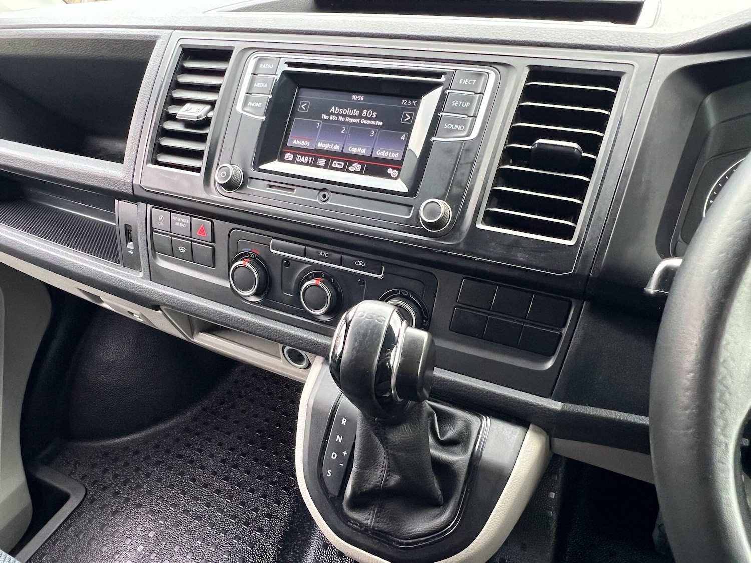 Used Volkswagen Transporter 2018 for sale - 76965378: Photo 18