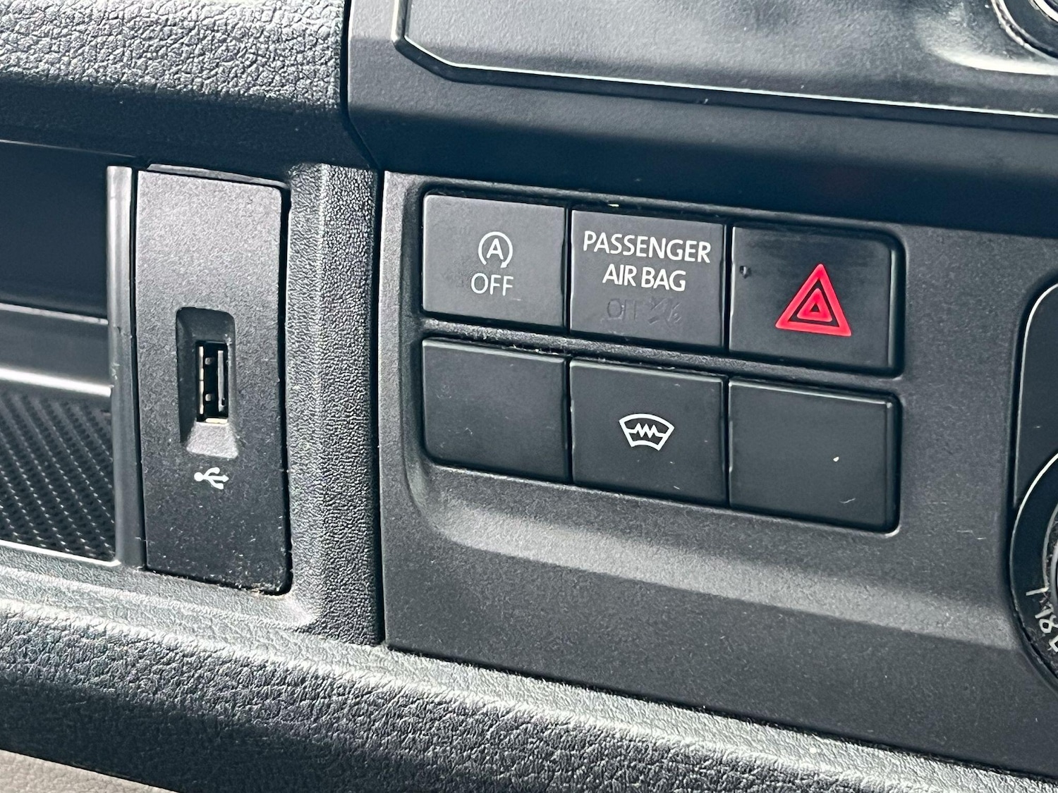 Used Volkswagen Transporter 2018 for sale - 76965378: Photo 26