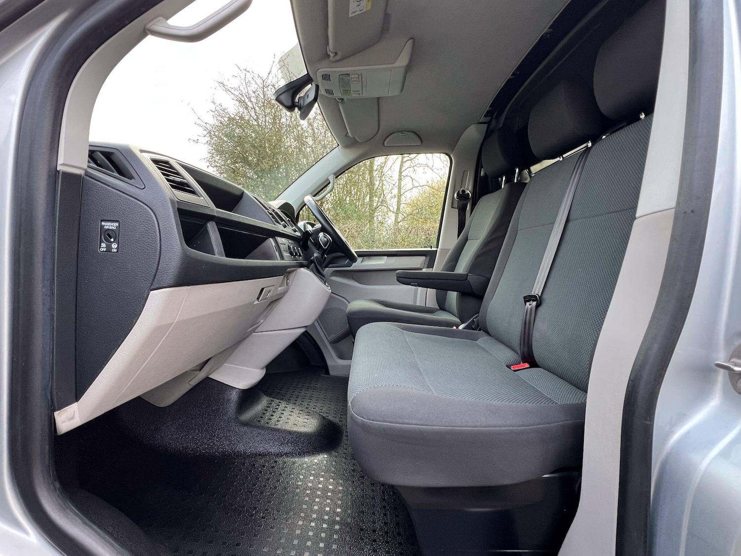 Used Volkswagen Transporter 2018 for sale - 76965378: Photo 4