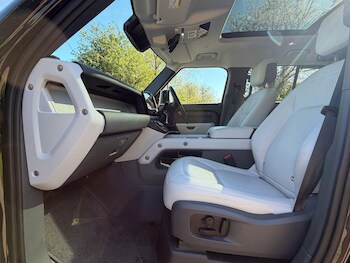 Used Land Rover Defender 110 2024 for sale - 78376303: Photo