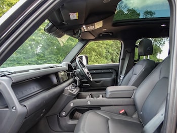 Used Land Rover Defender 2023 for sale - 79236736: Photo