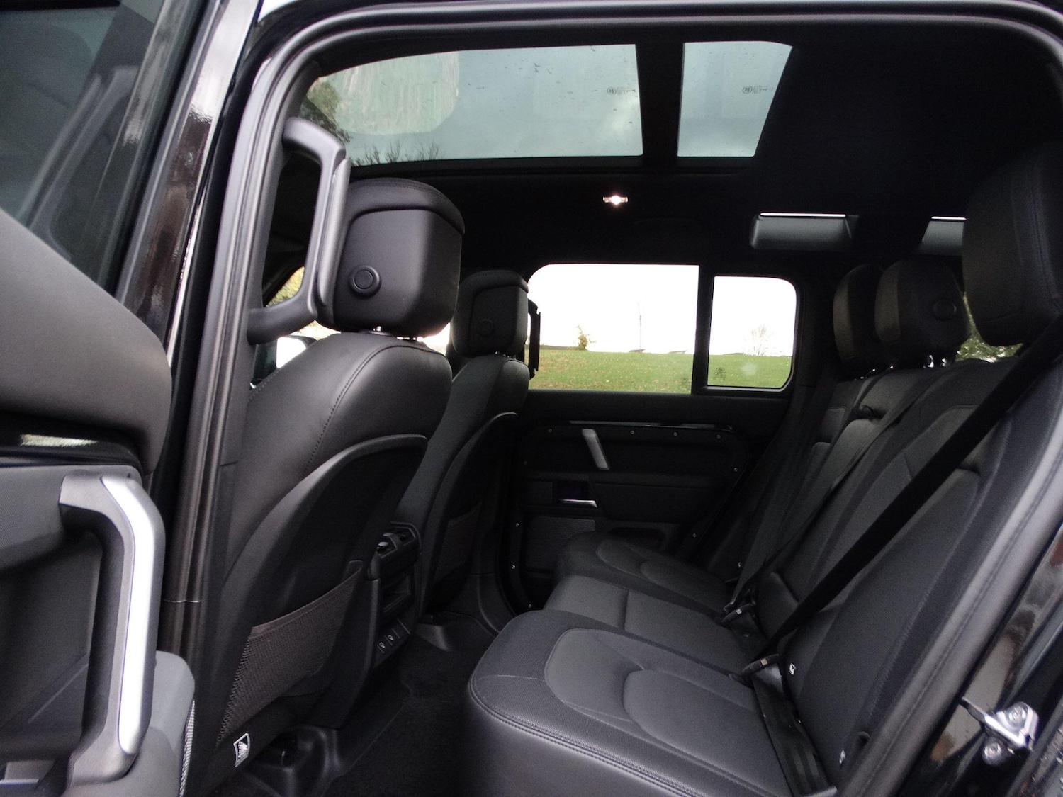 Used Land Rover Defender 110 for sale - 76433344: Photo 15