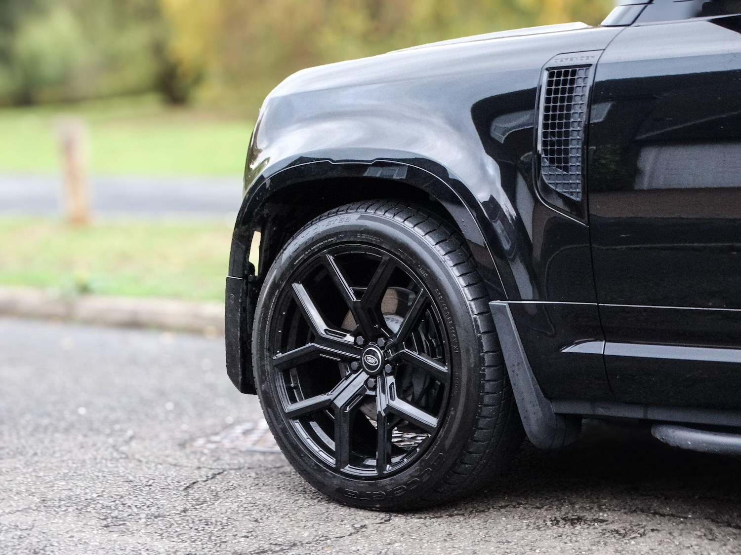 Used Land Rover Defender 110 for sale - 76433344: Photo 34