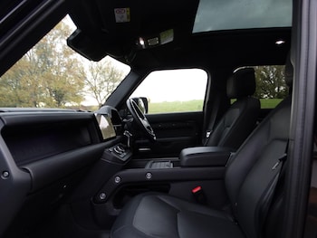 Used Land Rover Defender 110 2022 for sale - 76433344: Photo