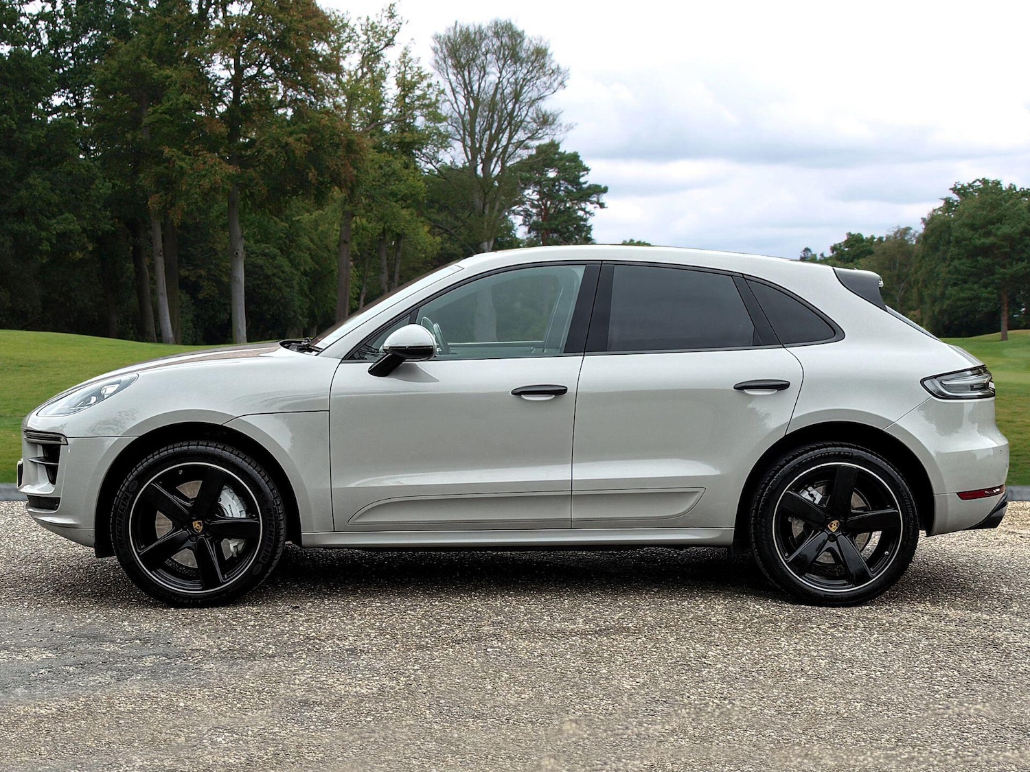 Used Porsche Macan 2019 for sale - 76326039: Photo 2