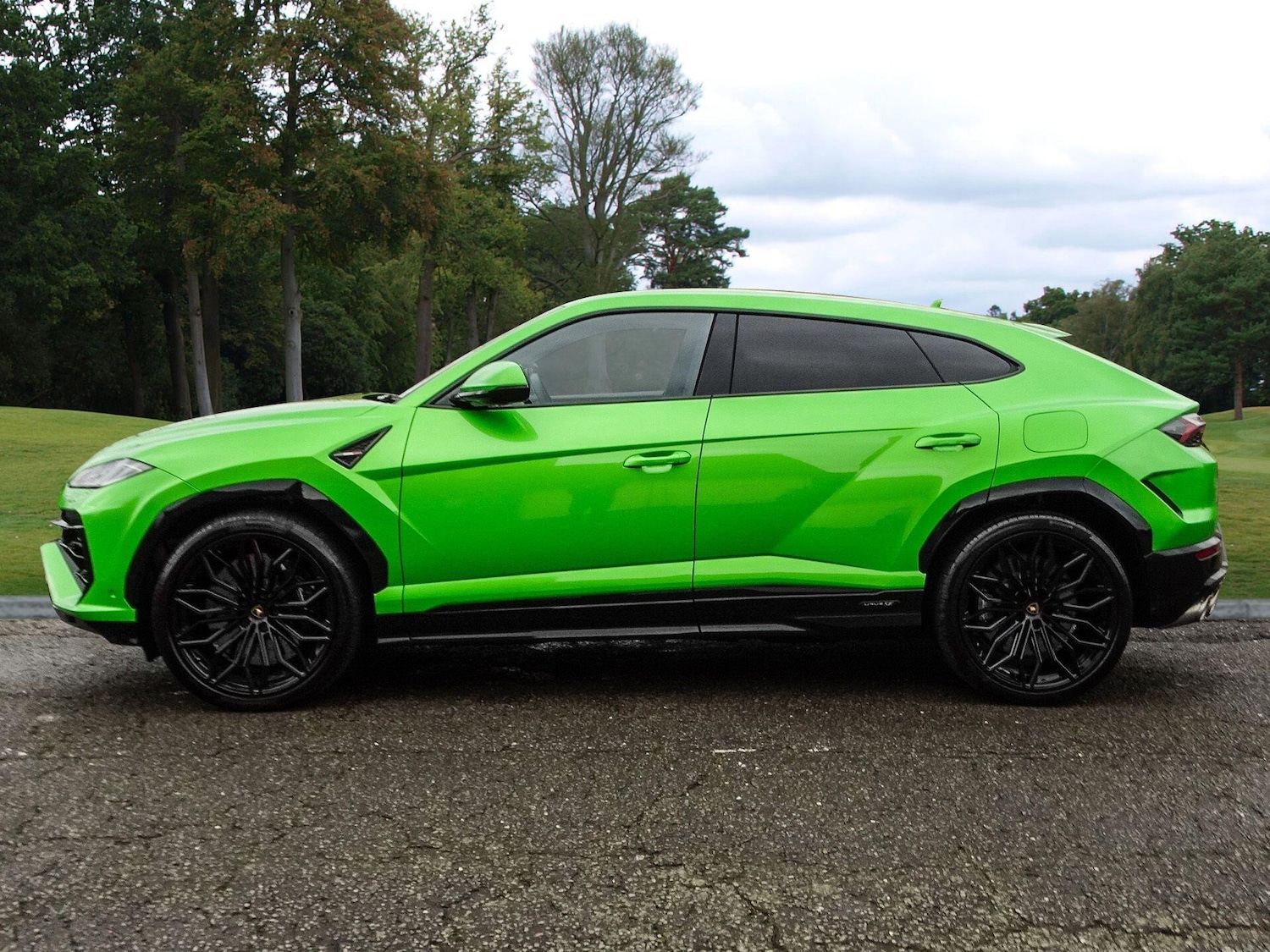 Used Lamborghini Urus 2025 for sale - 78034915: Photo 2