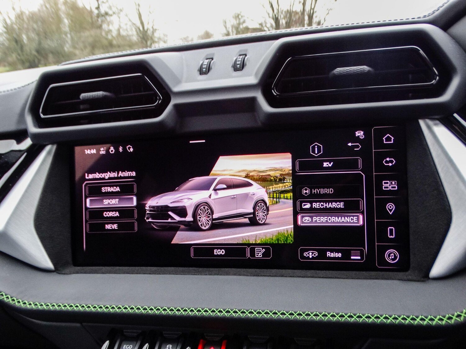 Used Lamborghini Urus 2025 for sale - 78034915: Photo 33