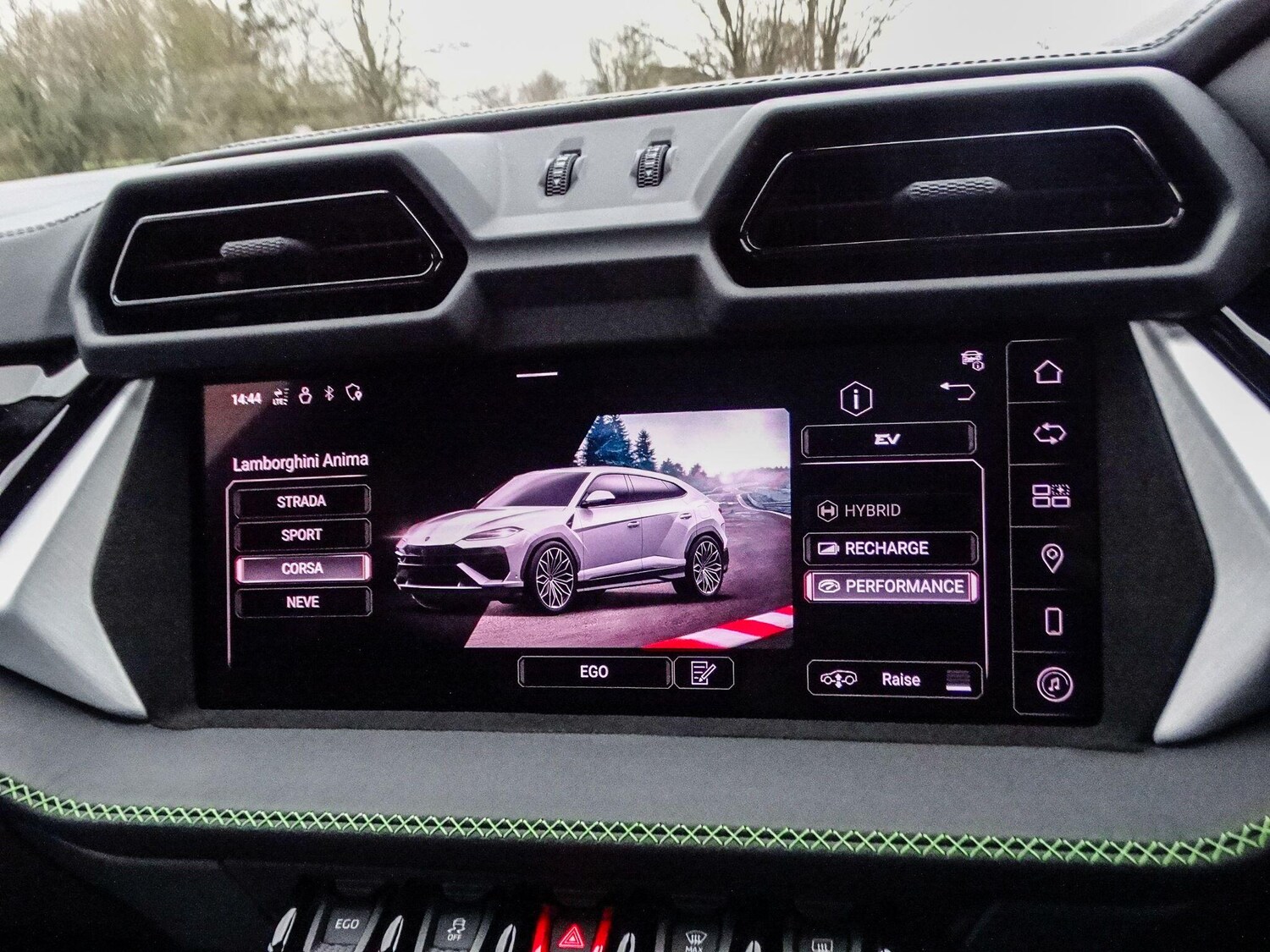 Used Lamborghini Urus 2025 for sale - 78034915: Photo 34