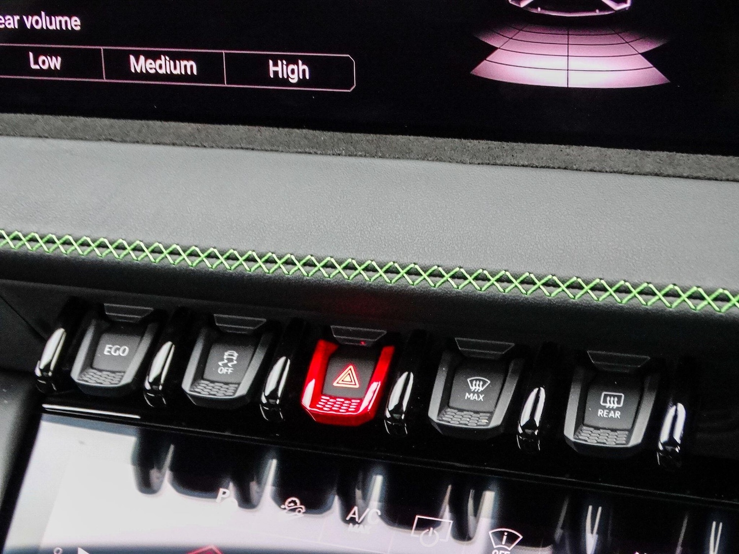 Used Lamborghini Urus 2025 for sale - 78034915: Photo 36