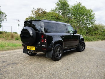 Used Land Rover Defender 110 2022 for sale - 79820246: Photo