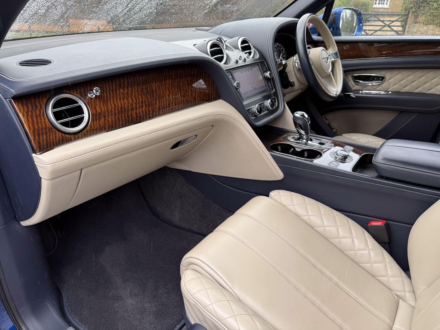 Used Bentley Bentayga 2017 for sale - 77478739: Photo 12