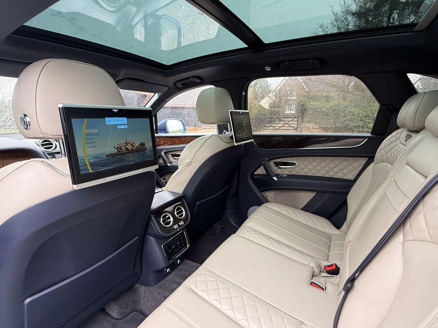 Used Bentley Bentayga 2017 for sale - 77478739: Photo 16