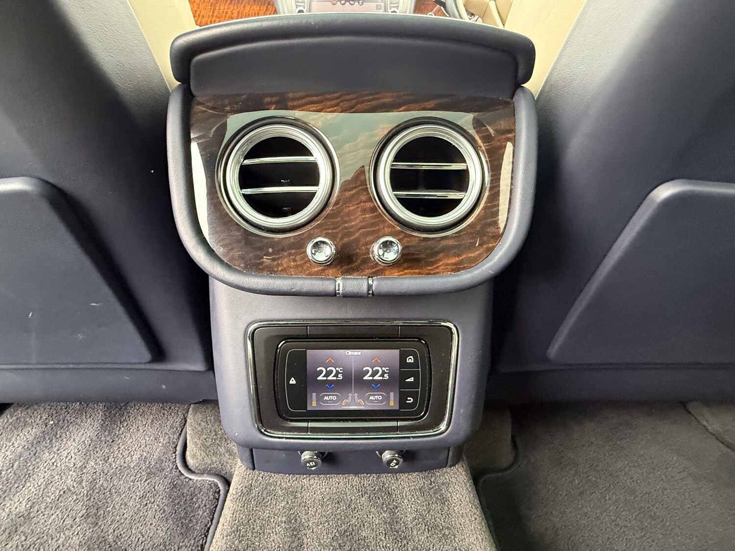 Used Bentley Bentayga 2017 for sale - 77478739: Photo 18