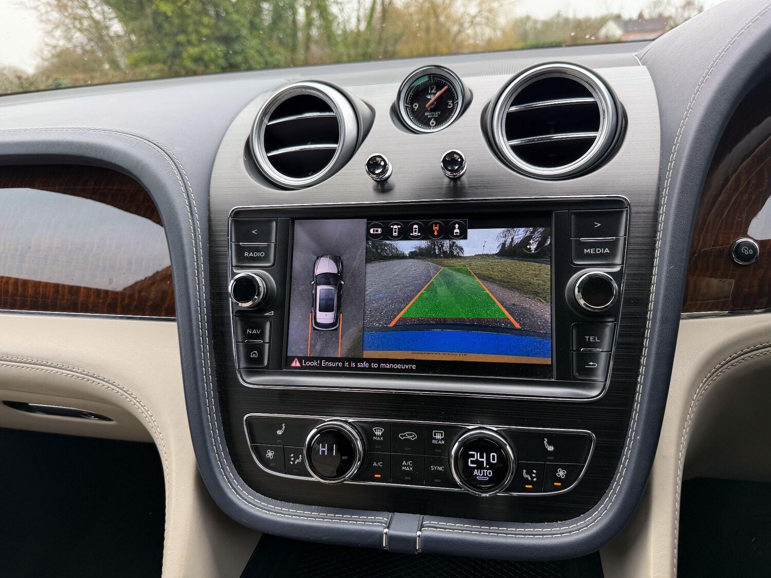 Used Bentley Bentayga 2017 for sale - 77478739: Photo 21