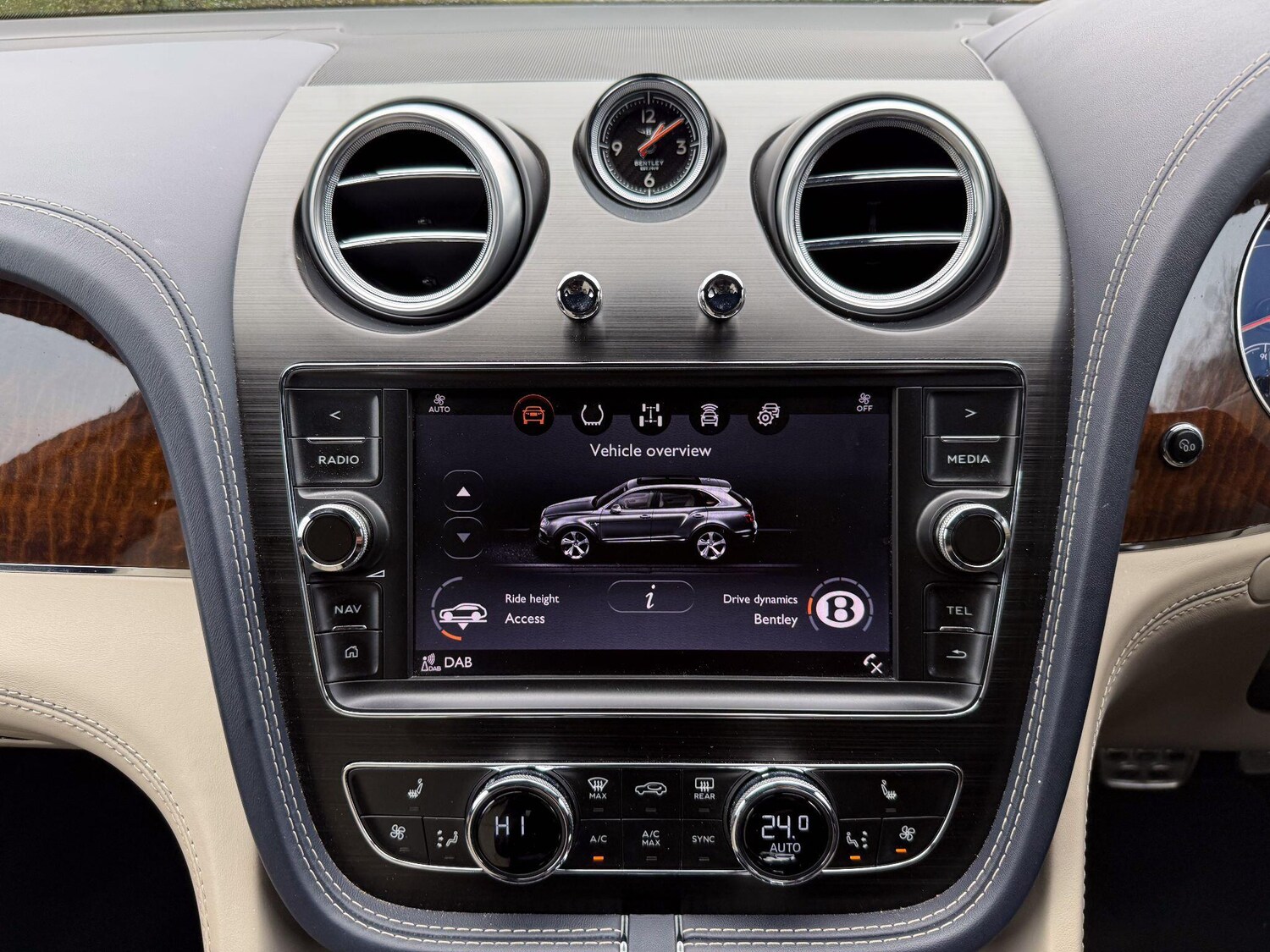 Used Bentley Bentayga 2017 for sale - 77478739: Photo 25