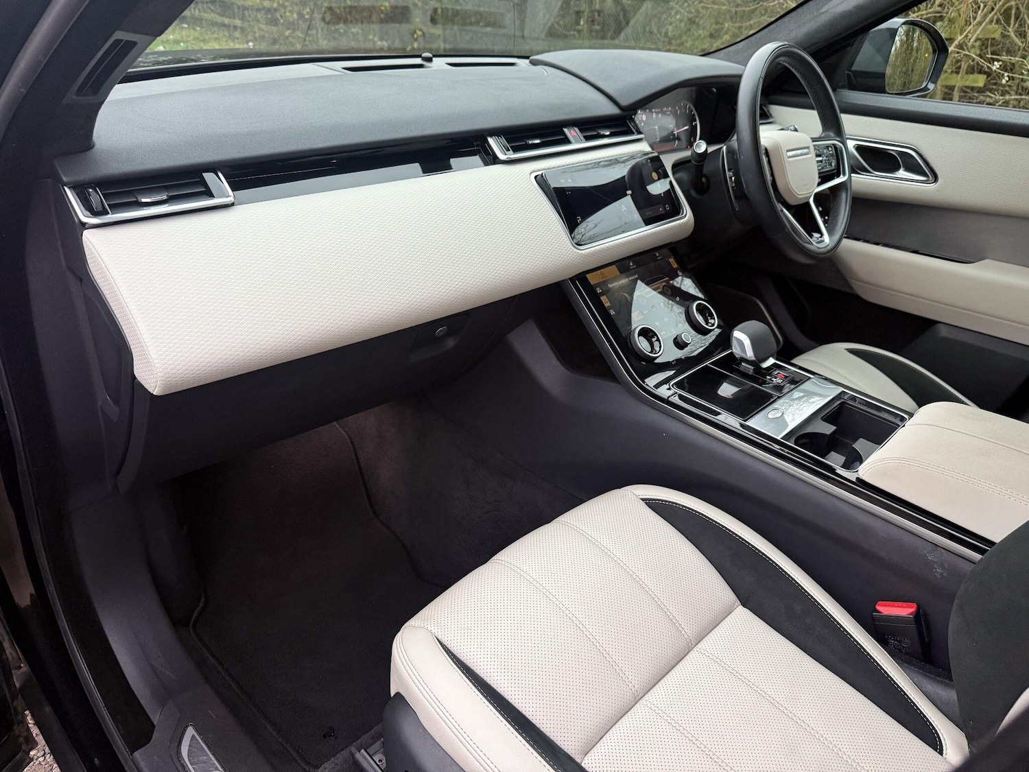 Used Land Rover Range Rover Velar 2023 for sale - 77039932: Photo 11