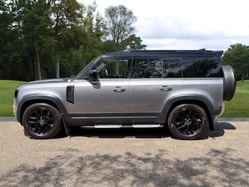 Used Land Rover Defender 110 2023 for sale - 79049712: Photo
