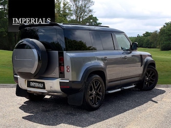 Used Land Rover Defender 110 2023 for sale - 79049712: Photo
