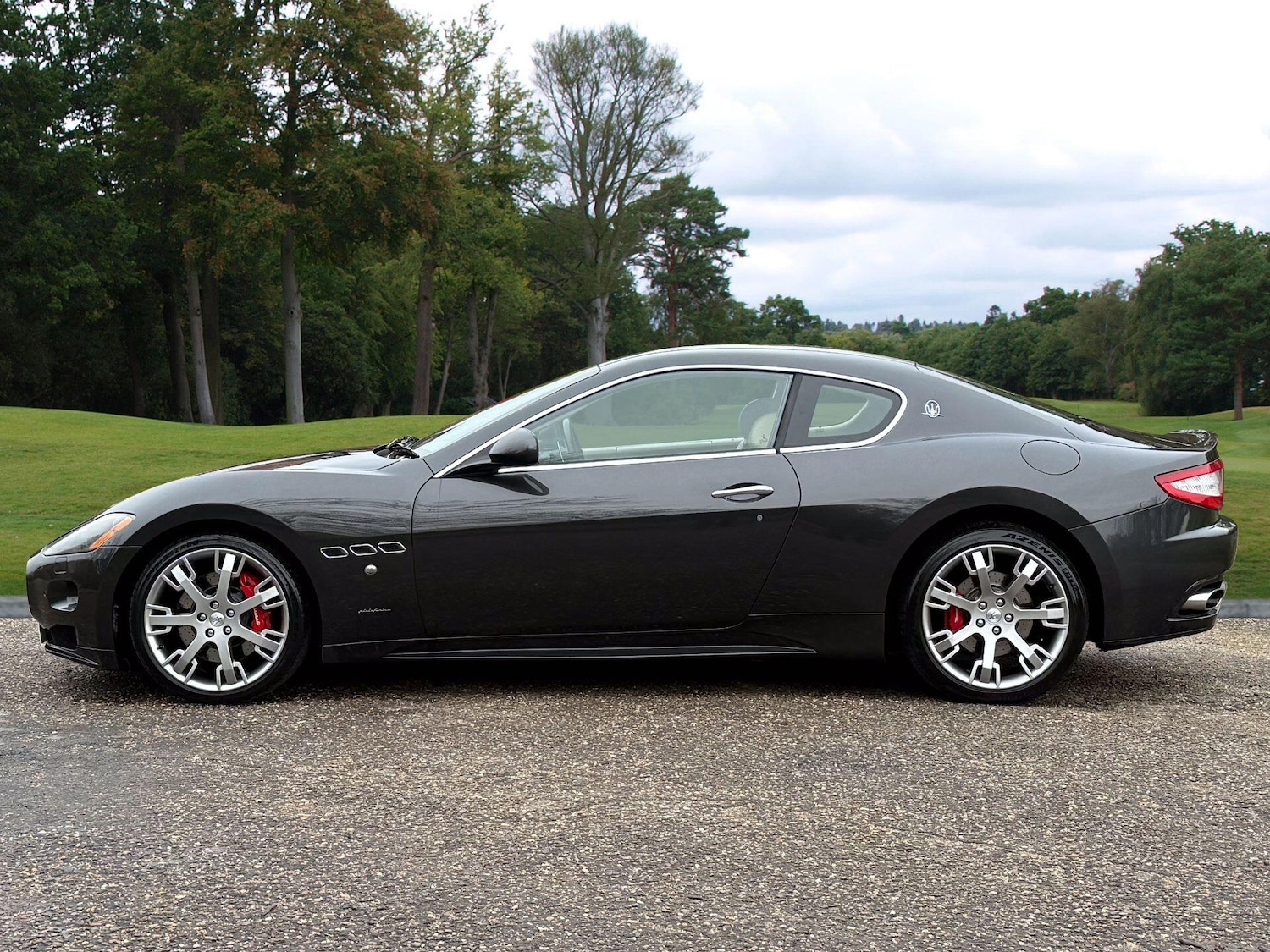 Used Maserati Granturismo 2011 for sale - 76964848: Photo 2