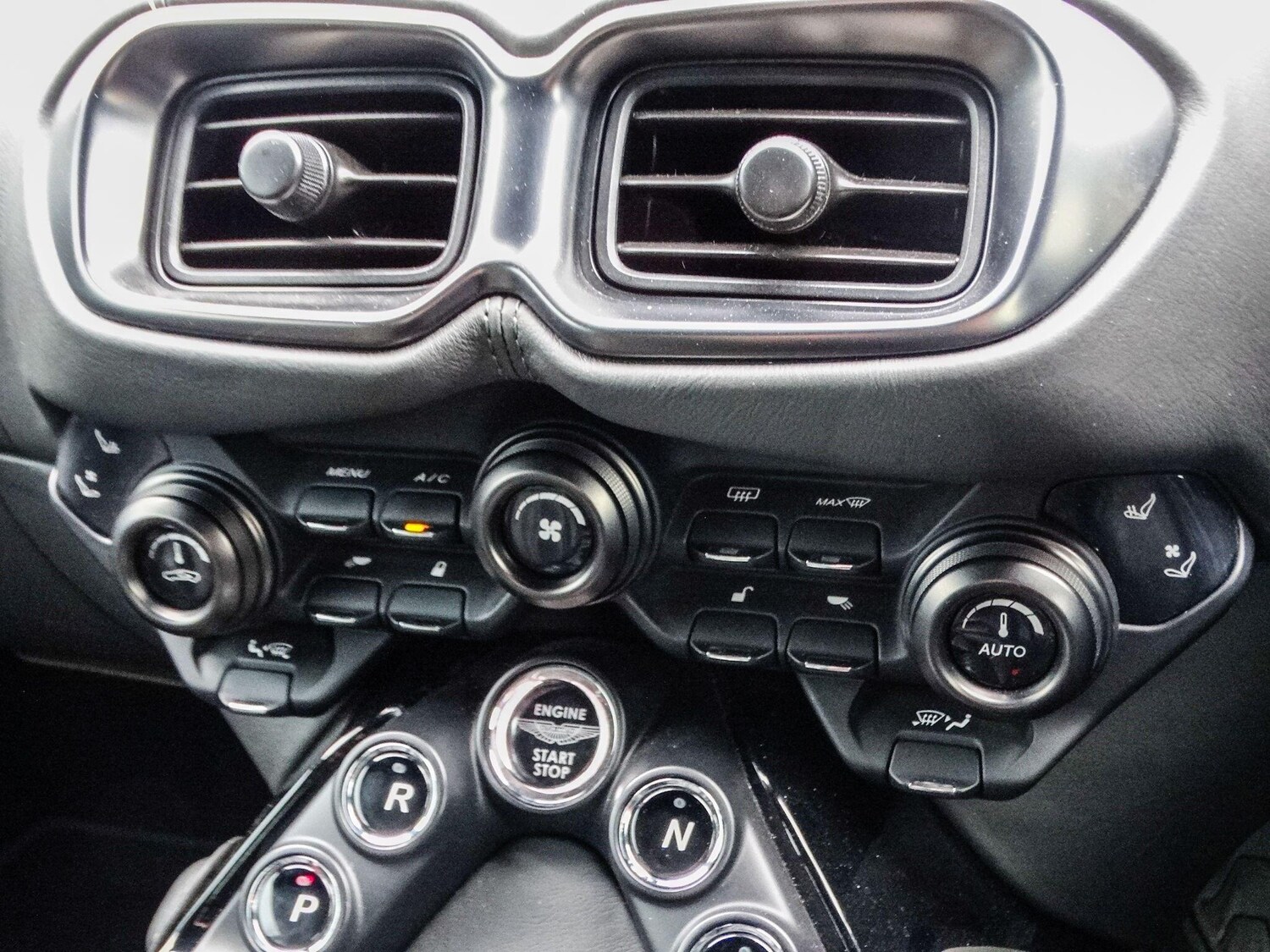 Used Aston Martin Vantage for sale - 78034913: Photo 19