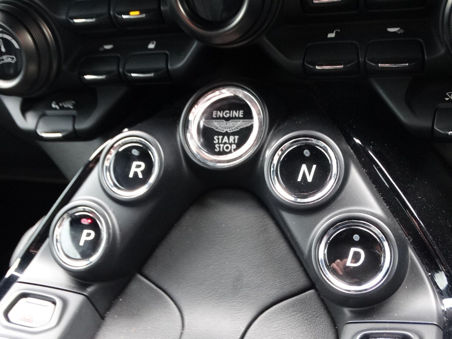 Used Aston Martin Vantage for sale - 78034913: Photo 21