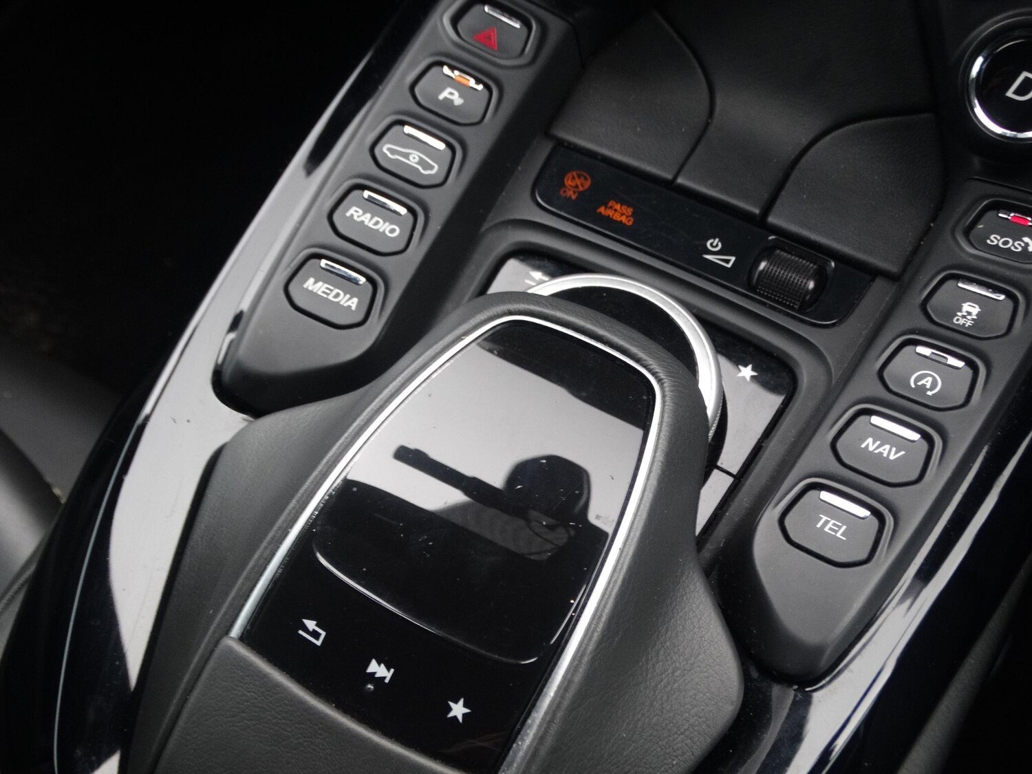 Used Aston Martin Vantage for sale - 78034913: Photo 24