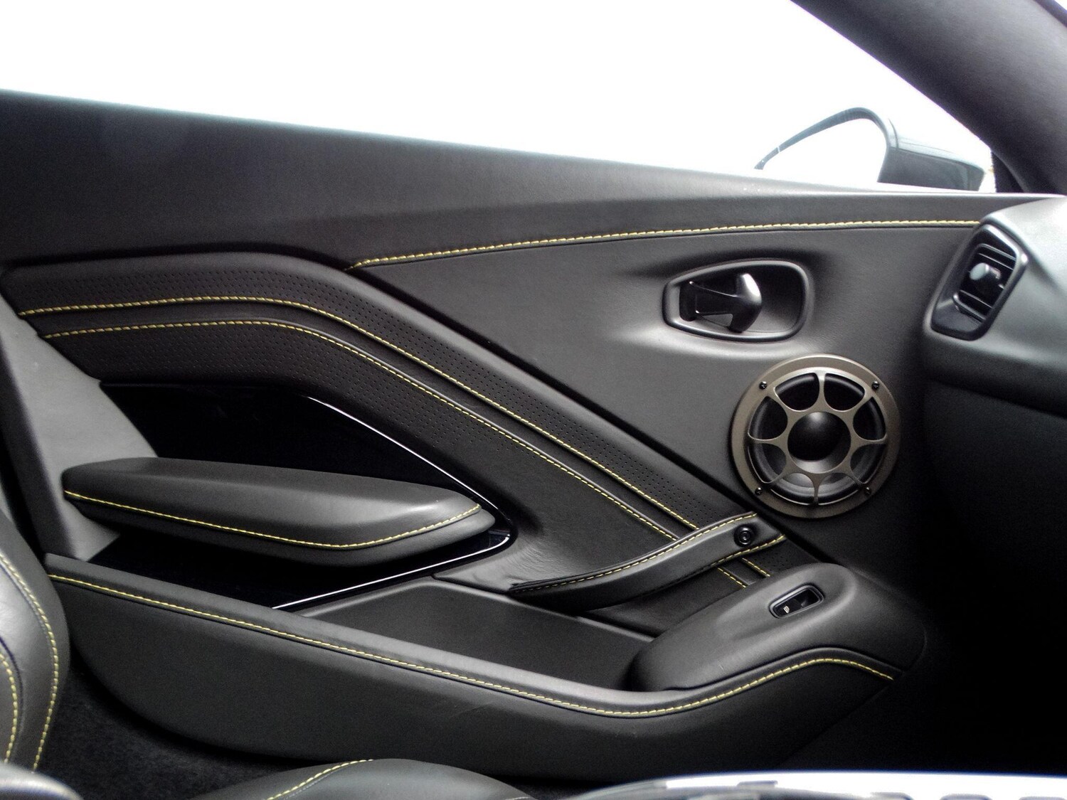 Used Aston Martin Vantage for sale - 78034913: Photo 29