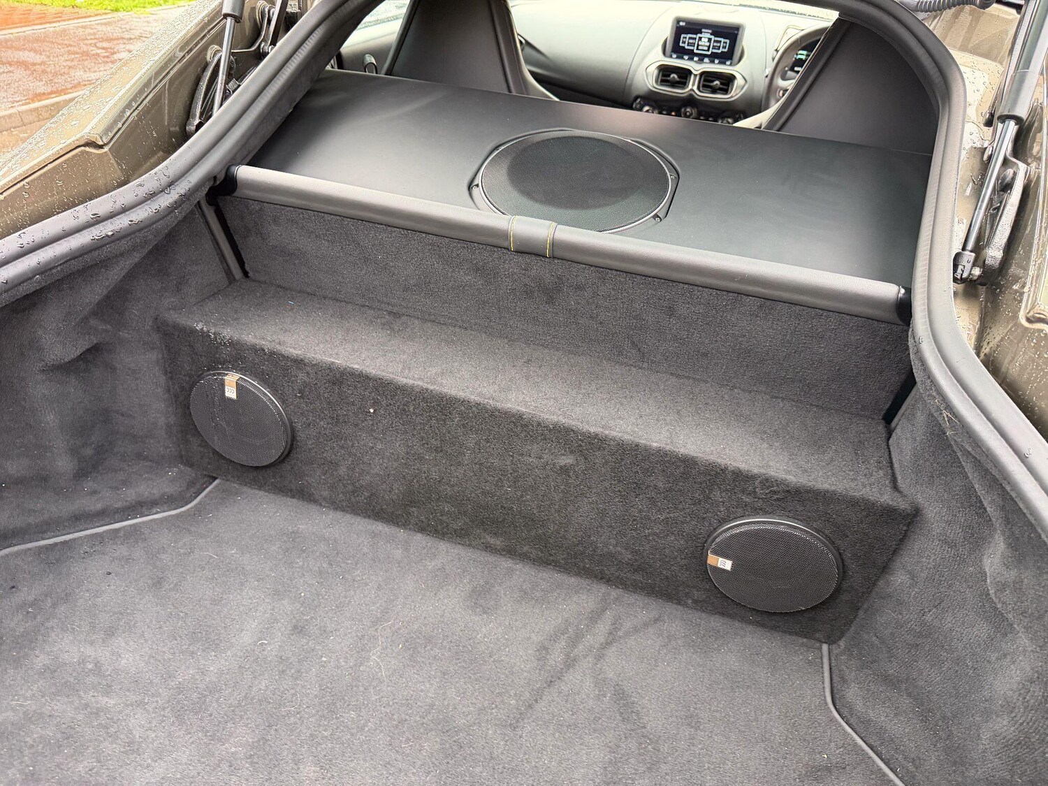 Used Aston Martin Vantage for sale - 78034913: Photo 31