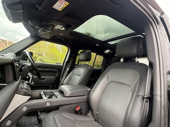 Used Land Rover Defender 110 2023 for sale - 78204613: Photo