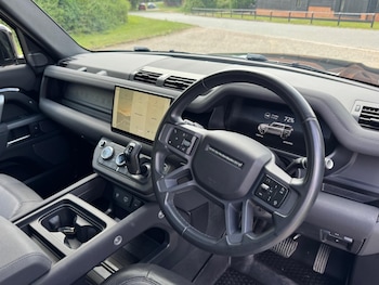 Used Land Rover Defender 110 2023 for sale - 78946726: Photo