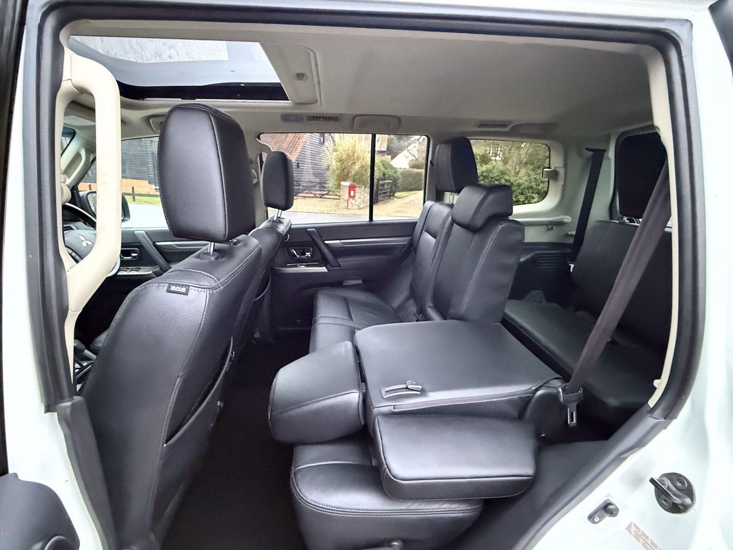 Used Mitsubishi Shogun 2018 for sale - 77330988: Photo 12