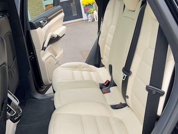 Used Porsche Cayenne 2017 for sale - 76370728: Photo