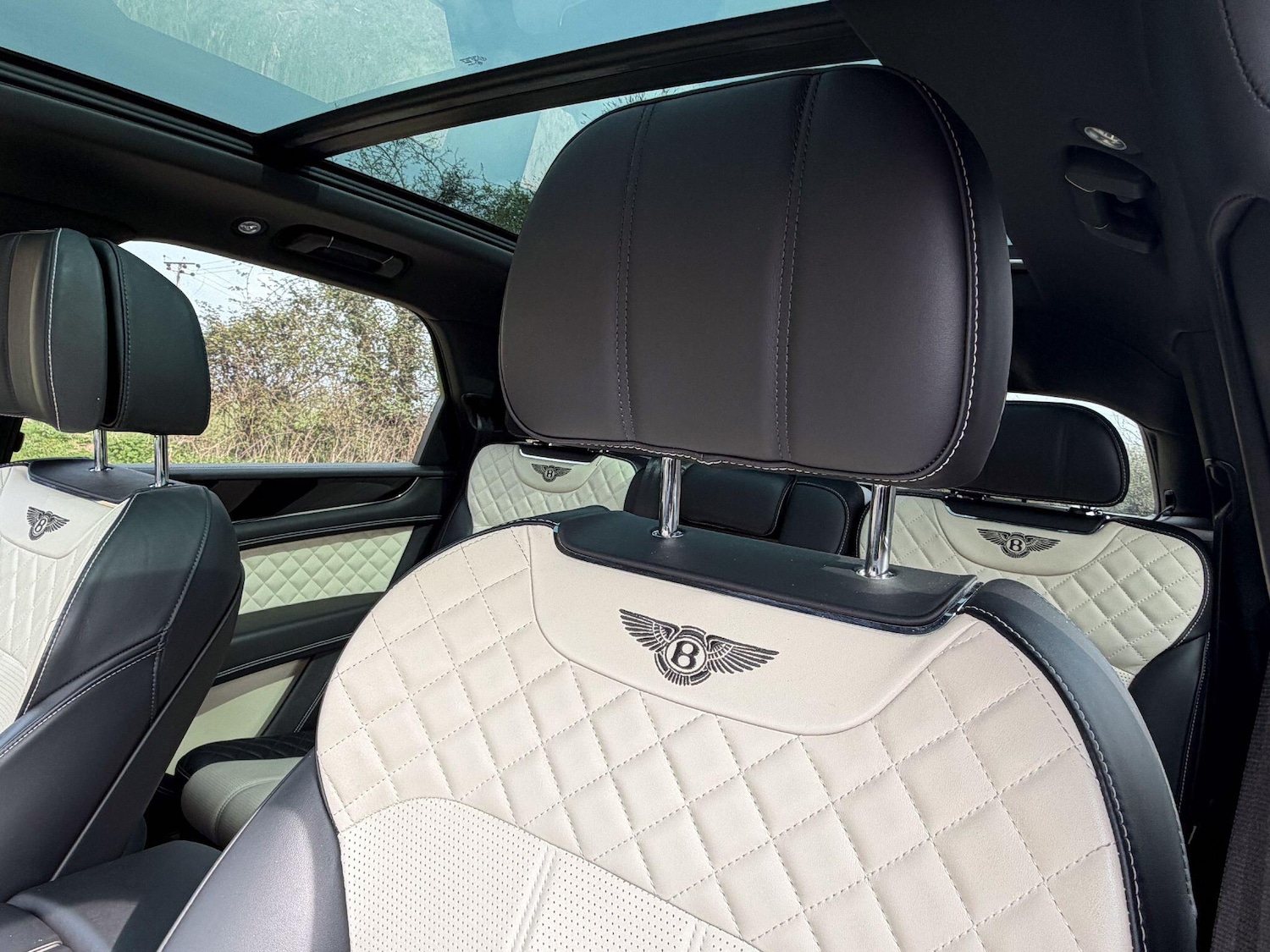 Used Bentley Bentayga 2017 for sale - 77993922: Photo 12