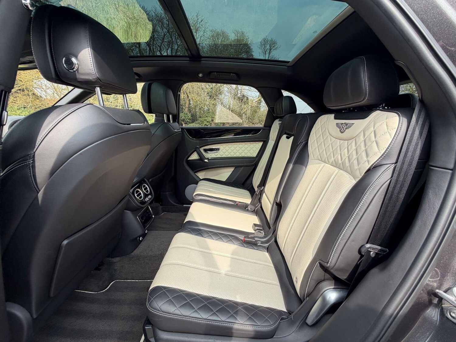 Used Bentley Bentayga 2017 for sale - 77993922: Photo 13