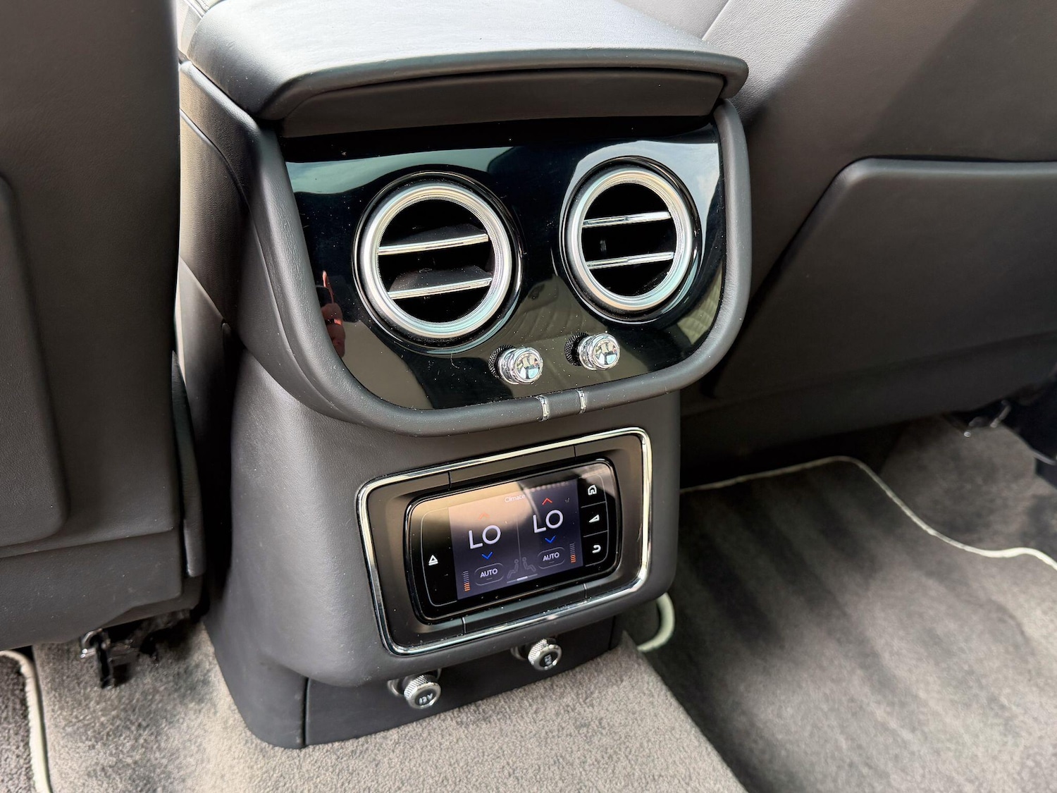 Used Bentley Bentayga 2017 for sale - 77993922: Photo 15