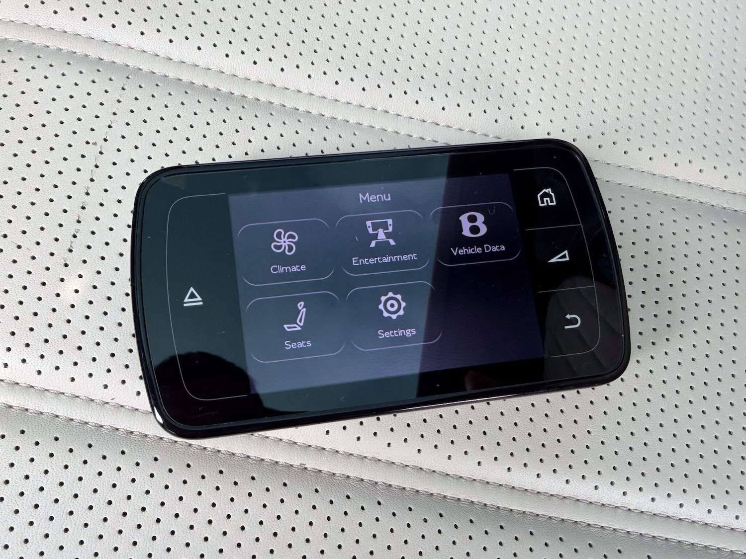 Used Bentley Bentayga 2017 for sale - 77993922: Photo 16