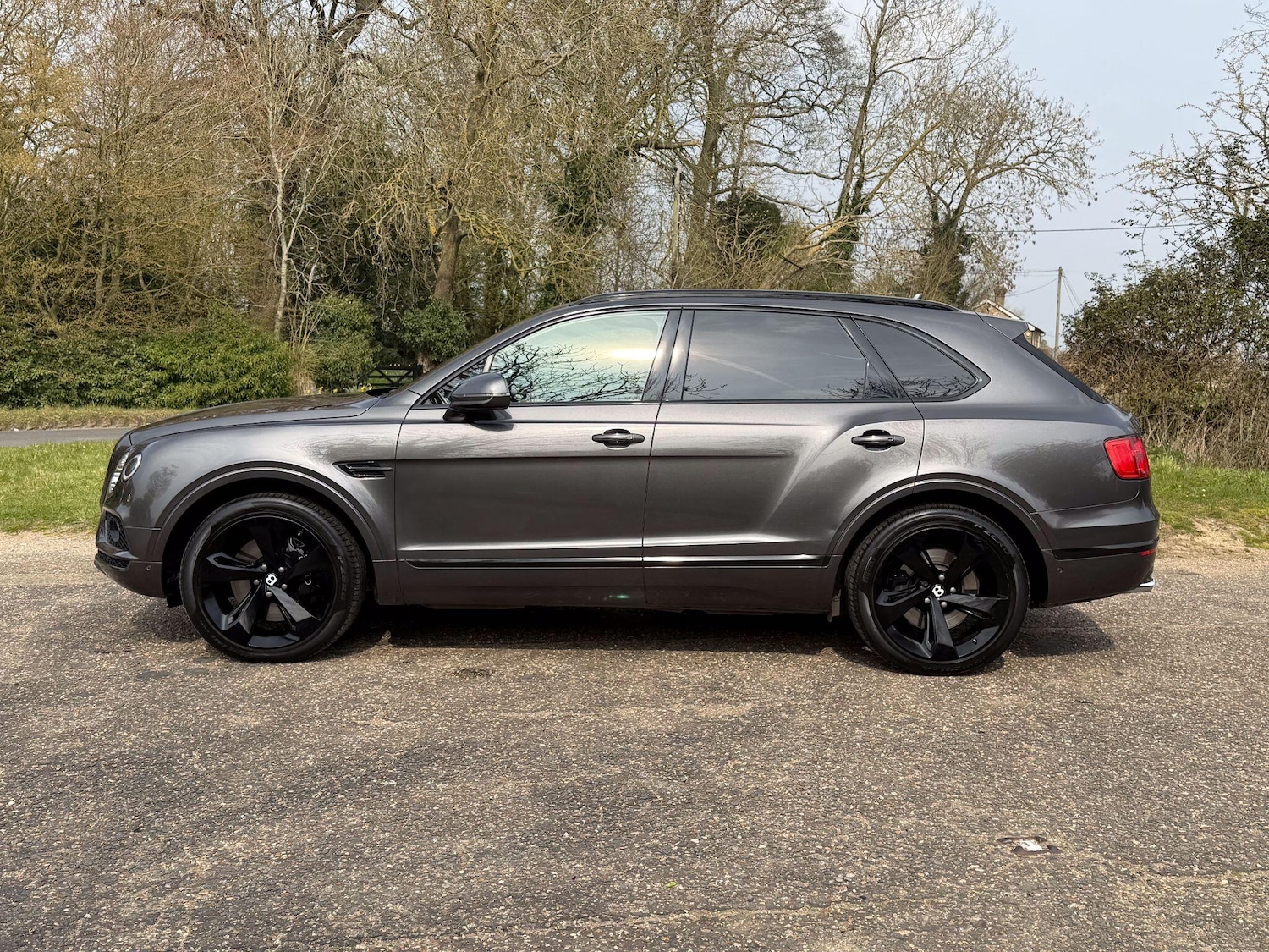 Used Bentley Bentayga 2017 for sale - 77993922: Photo 2