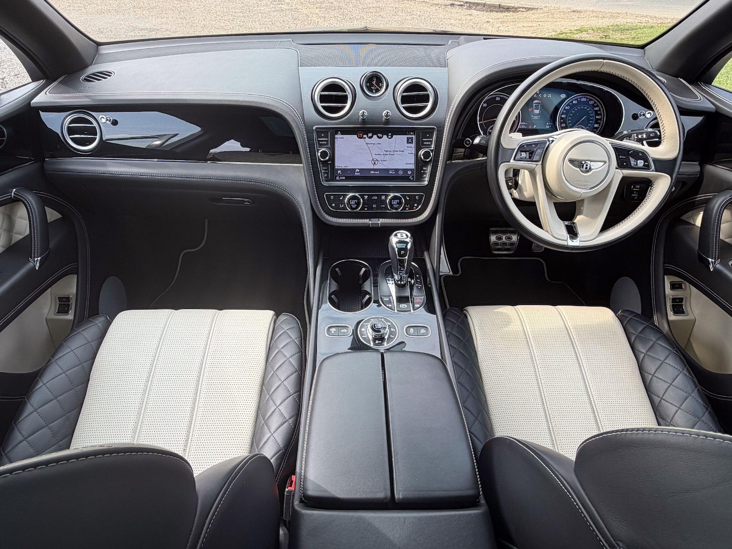 Used Bentley Bentayga 2017 for sale - 77993922: Photo 22