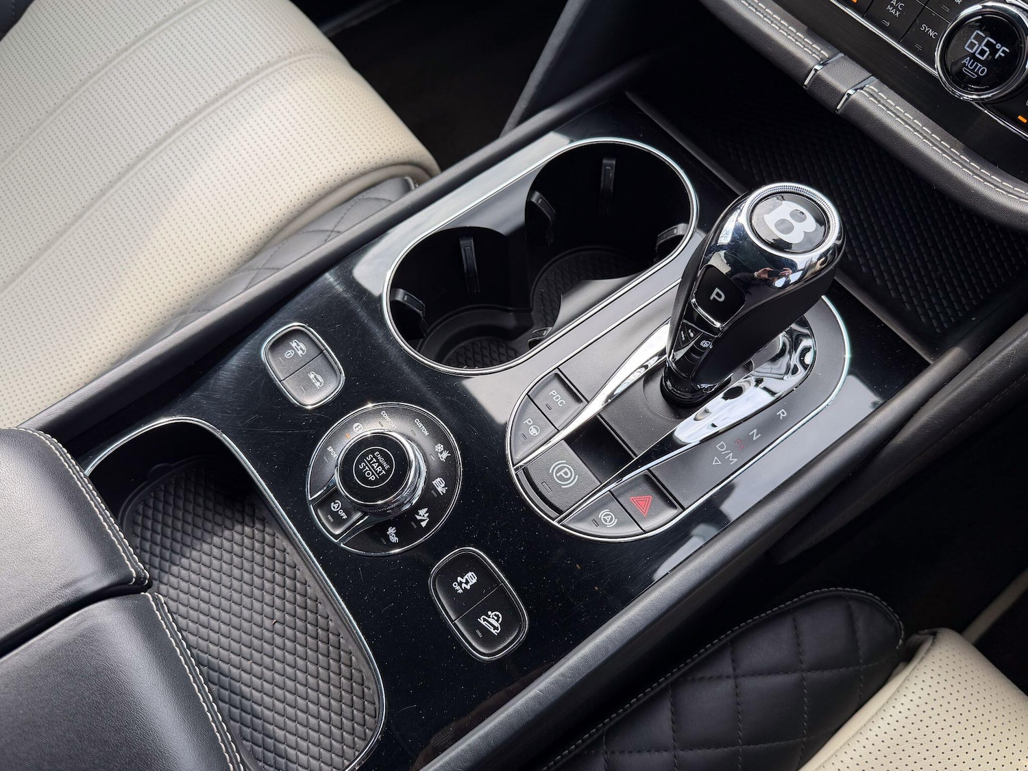 Used Bentley Bentayga 2017 for sale - 77993922: Photo 38