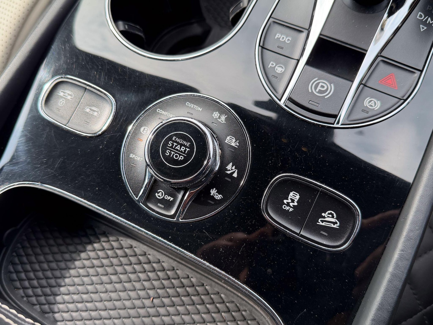 Used Bentley Bentayga 2017 for sale - 77993922: Photo 40